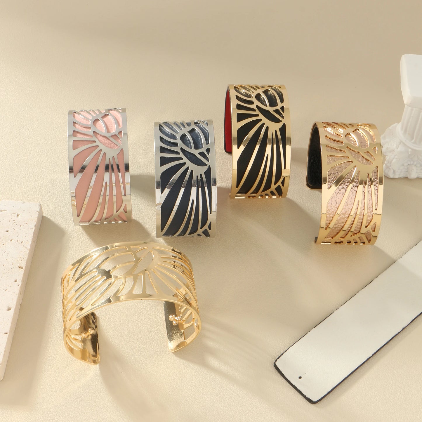 Bracelet Manchette C-Shape Doré – Acier Inoxydable Femme